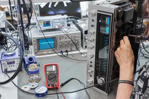 Naprawa elektroniki, serwisant